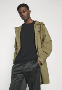 DRYKORN Menito - Parka - Green 9 DRYKORN Menito - Parka - Green -Winter Menswear Store 02107c02872a438e9402c3a026afd1b1 scaled