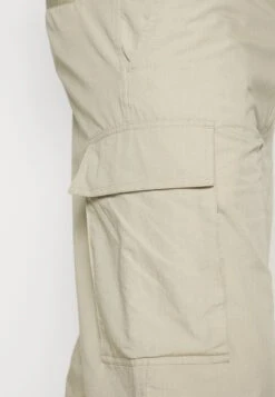 SAMSØE SAMSØE Ross Trousers - Cargo Trousers - Agate Gray -Winter Menswear Store 0677d9f021aa41118cfc28ceca3841e3 scaled