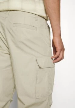 SAMSØE SAMSØE Ross Trousers - Cargo Trousers - Agate Gray -Winter Menswear Store 0ed682f4cf3744d3832ae874d03c0666 scaled