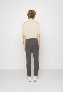 Selected Homme Robert Des Flex Pants- Chinos - Grey -Winter Menswear Store 26fdc8829d1b4f60988f8d507f2d87fb scaled