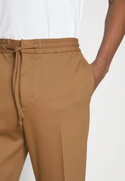 Tiger Of Sweden Travin - Tracksuit Bottoms - Apple Cinnamon -Winter Menswear Store 346ec4591d354f2fa0804e169e805d38 scaled