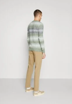 Dockers Smart Flex Alpha - Chinos - British Khaki -Winter Menswear Store 35370458c48a4af984bfcec8e540778f scaled