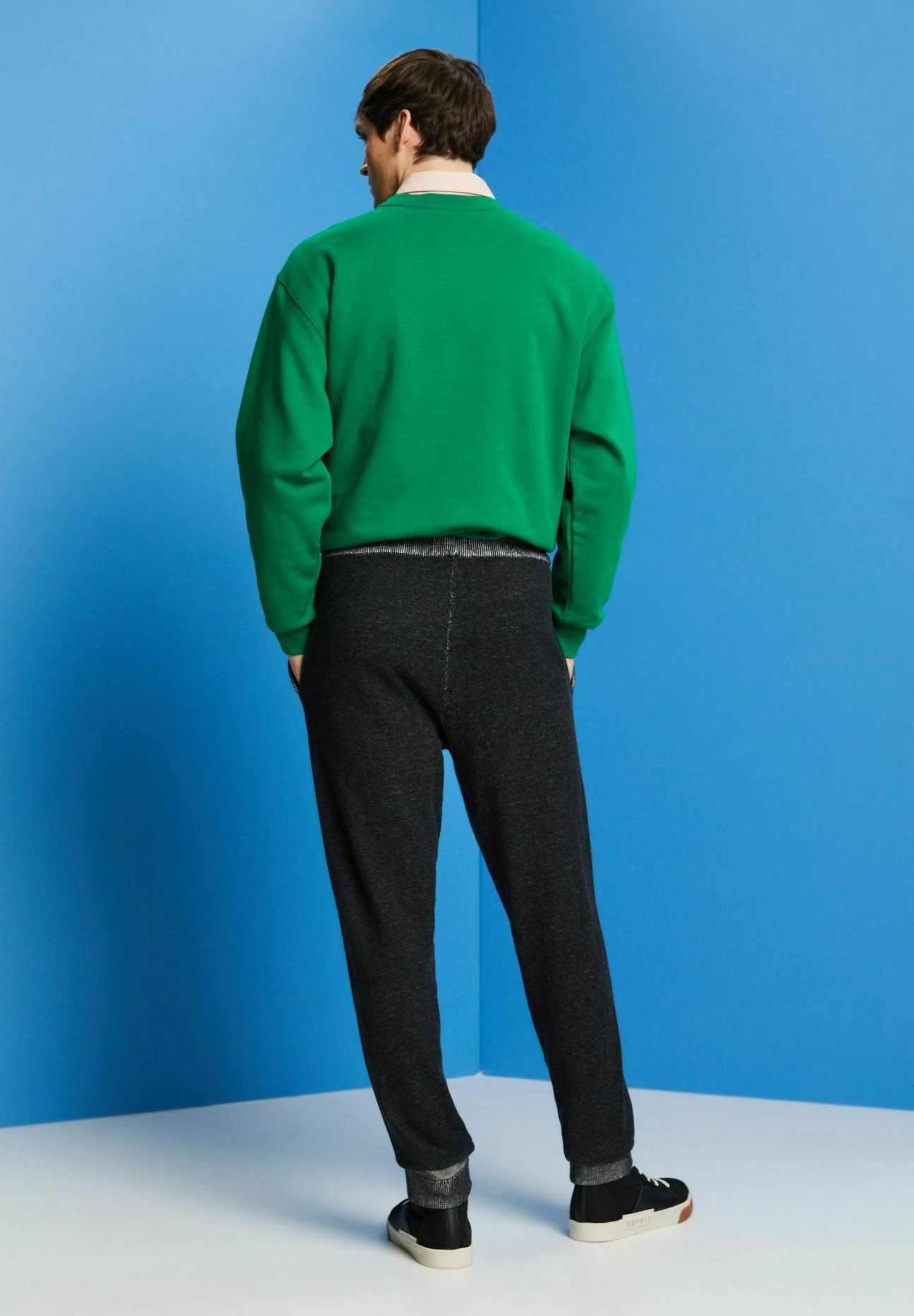 ESPRIT High-Rise-Im-Style Mit Logo-Print - Trousers - Black 5 ESPRIT High-Rise-Im-Style Mit Logo-Print - Trousers - Black - Image 5