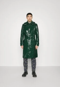 Zach - Classic Coat - Moss Green Patent