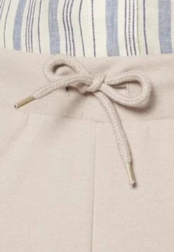 Pier One Tracksuit Bottoms - Tan -Winter Menswear Store 540d7b10e0bd4edc8222761921b08782 scaled