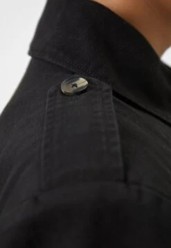 Han Kjøbenhavn Cargo Trenchcoat - Trenchcoat - Black -Winter Menswear Store 791d39ebcee243f889e18977300927bb scaled