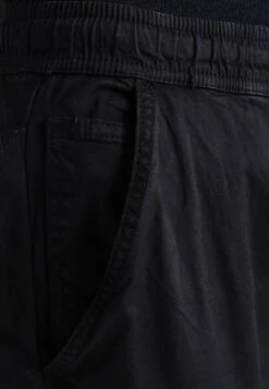Indicode Jeans Lakeland - Cargo Trousers - Black 9 Indicode Jeans Lakeland - Cargo Trousers - Black -Winter Menswear Store 88df9d0c321445b5ba20a15a18169776
