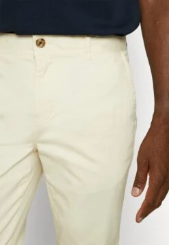 Scotch & Soda Essentials Stretch - Trousers - Sand 13 Scotch & Soda Essentials Stretch - Trousers - Sand -Winter Menswear Store 8c6d9a33d2a642f5ae5b610ae3c126be scaled