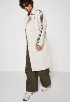 Adidas Originals 3 Stripe Coat Unisex - Trenchcoat - Beige -Winter Menswear Store 9bde2a46fb7e4e9dbe6c047bc2d8afdb scaled