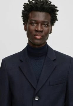 Boss H-Hyde-234 - Classic Coat - Dark Blue Four 9 Boss H-Hyde-234 - Classic Coat - Dark Blue Four -Winter Menswear Store 9c18e02d8dfa49bf9df0276caa8841a0 scaled
