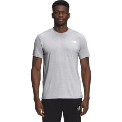 The North Face Men's Wander Short-Sleeve -Winter Menswear Store NF0A7WUU DV9 hero 1