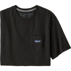 Patagonia Men's P-6 Label Pocket Responsibili-Tee 15 Patagonia Men's P-6 Label Pocket Responsibili-Tee -Winter Menswear Store WBS21 37406 BLK d147bd13 aef2 4bbc b227 d18576435ee6 1