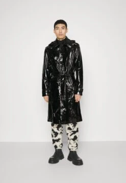 Zach - Classic Coat - Black Patent