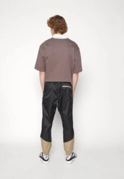 Nike Sportswear Pant - Tracksuit Bottoms - Black/Khaki -Winter Menswear Store b465a71244f6411096b1d285a5774142 scaled