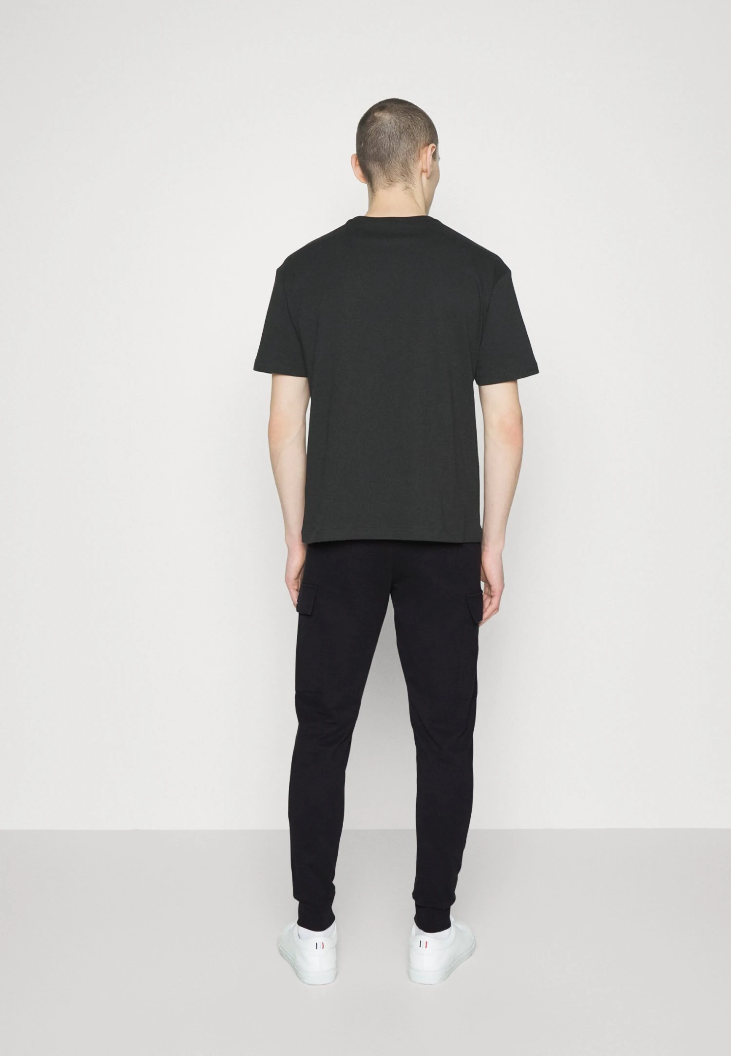 EA7 Emporio Armani Trouser - Tracksuit Bottoms - Dark Blue 3 EA7 Emporio Armani Trouser - Tracksuit Bottoms - Dark Blue - Image 3