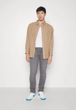 Lee Daren Zip Fly - Trousers - Slate -Winter Menswear Store bccbfefca10645cdae2738db7f4a12ed scaled