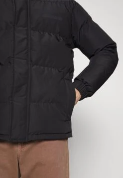 Santa Cruz Opus Dot Puffer Jacket Unisex - Parka - Black -Winter Menswear Store beb8f4c36fa646dda09096c26cb6fd44 scaled