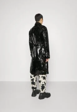 Zach - Classic Coat - Black Patent 8 Zach - Classic Coat - Black Patent -Winter Menswear Store c776411b95544d198aedf99a5c4bea88 scaled