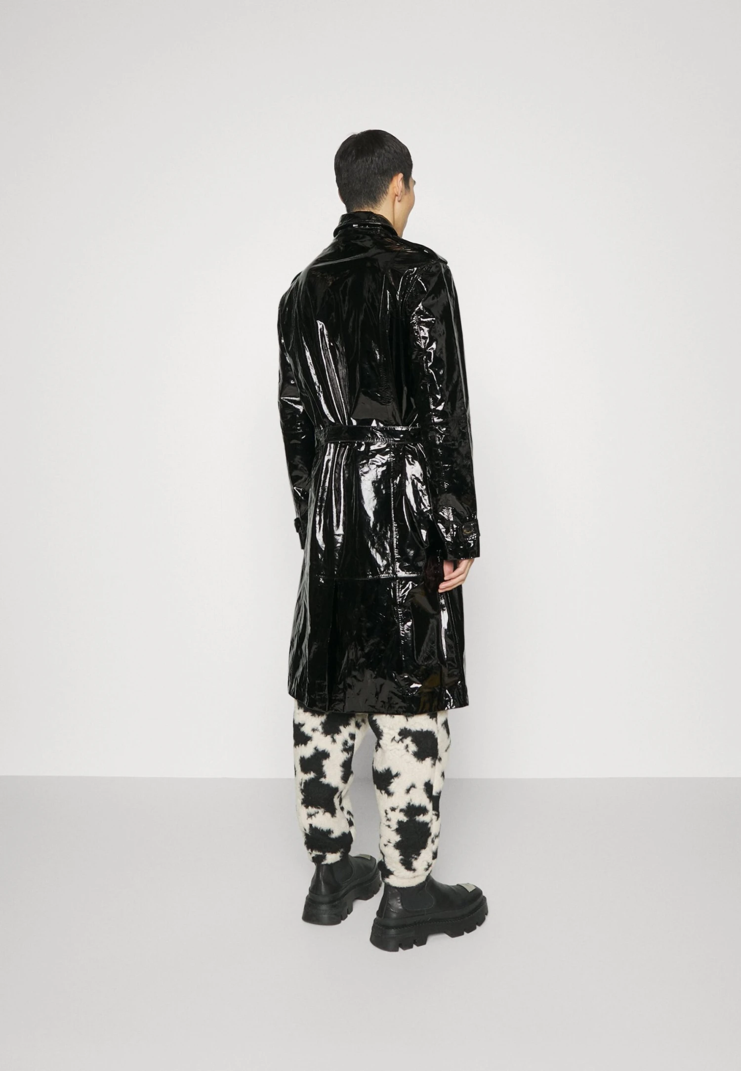 Zach - Classic Coat - Black Patent 3 Zach - Classic Coat - Black Patent - Image 3