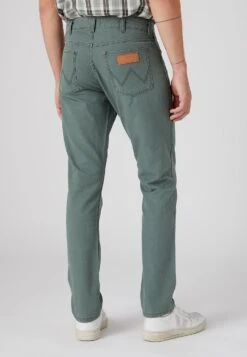 Wrangler Sboro - Trousers - Thyme -Winter Menswear Store d177feb513be486fb7556e81e925ce90