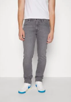 Lee Daren Zip Fly - Trousers - Slate -Winter Menswear Store d49e586f6a3548eb93d1561458920916 scaled