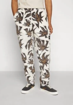 HUF Lowell Pant - Trousers - Natural -Winter Menswear Store f71a81c32be34130a7b7accea9c287be scaled