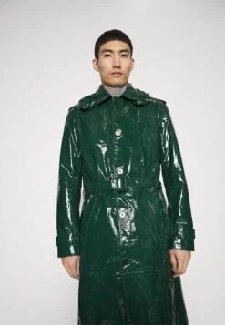 Zach - Classic Coat - Moss Green Patent -Winter Menswear Store f84f16662e9d4b8596b92771e7f2af51 scaled